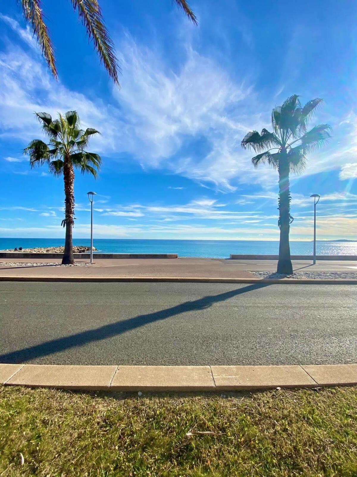 Le Pied Dans L'eau - Calm - Sun - Seaside - Hipprodrome - Racetracks Cagnes-sur-Mer